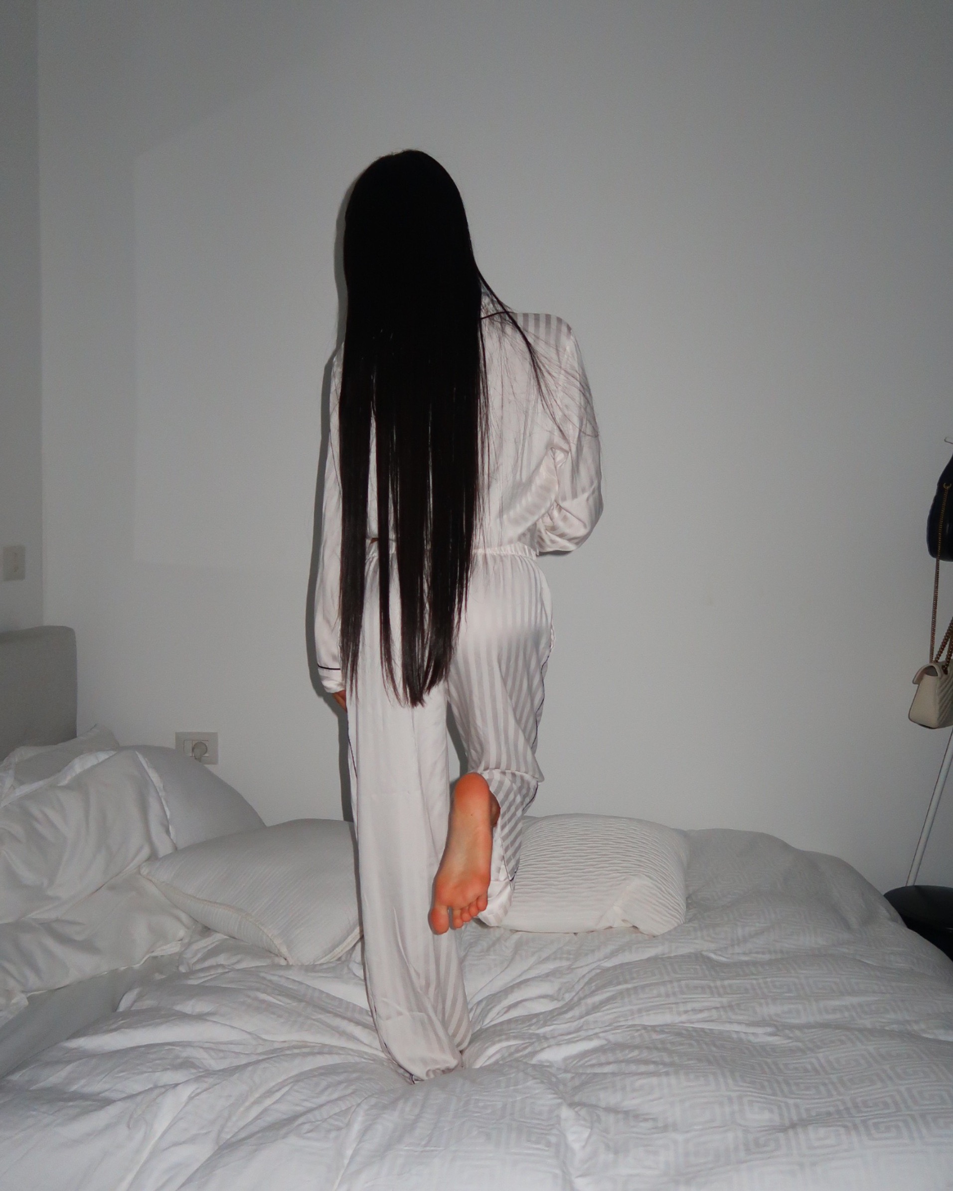 Queen Kylie in High Heels, Finanzdomina